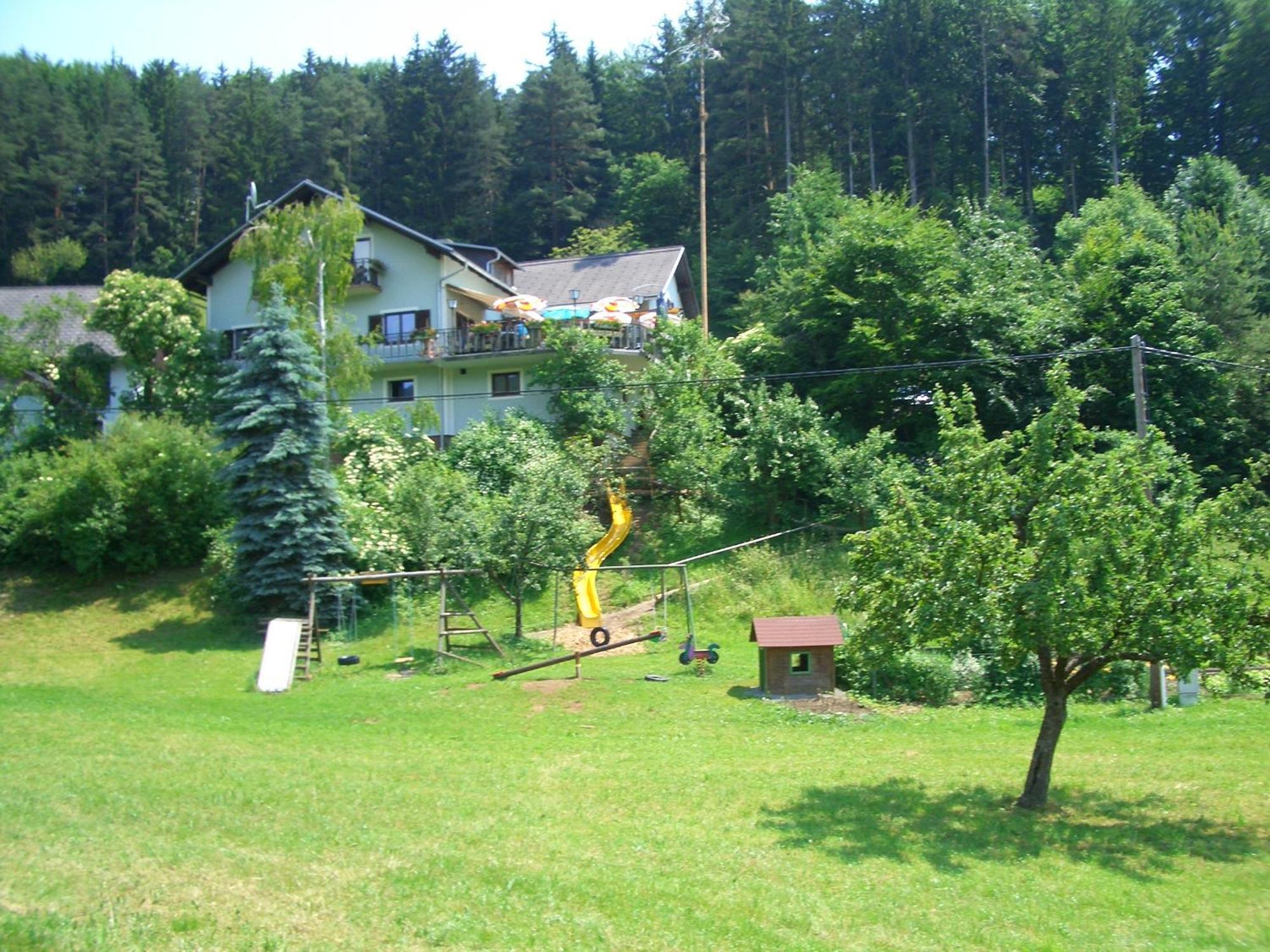ריין Gasthaus - Gaestehaus Schusterbauer מראה חיצוני תמונה